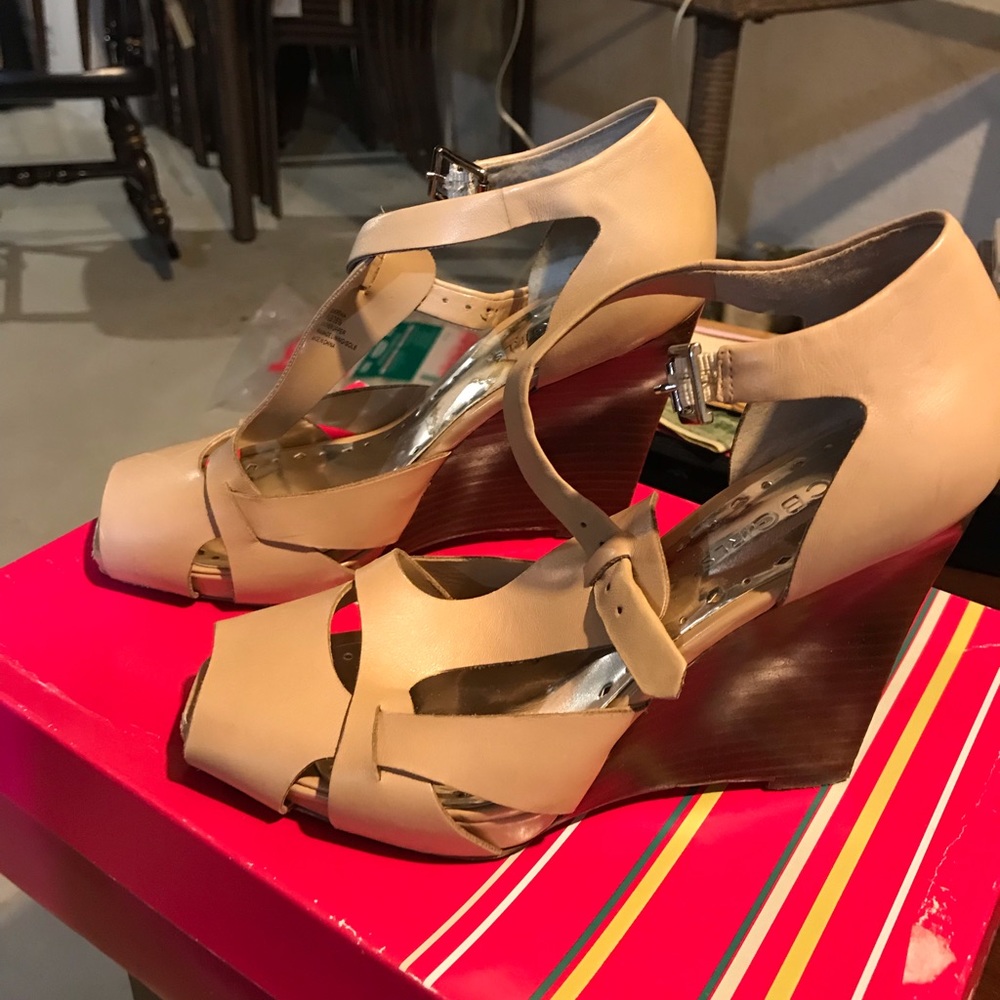 BCBG wedges Size 6.5